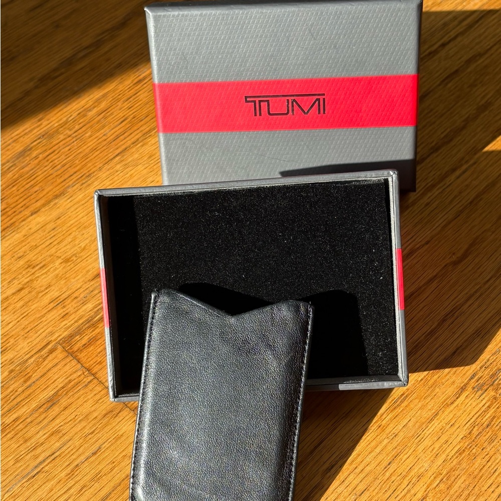 TUMI Slim Black Leather Card Case Money Clip - Picture 8 of 9